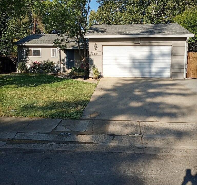 1st image of 2424 Moraine Cir