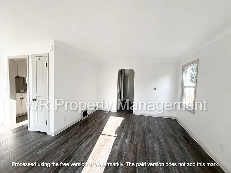 4443 Fairview Dr — Photo 2