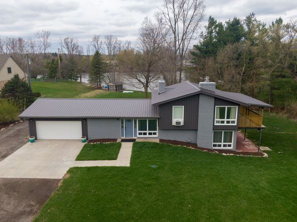 8265 Ann Arbor Rd W, Plymouth, MI 48170