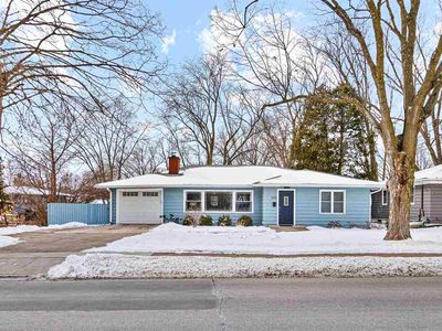 225 S 7th Ave, Iowa City, IA, 52245