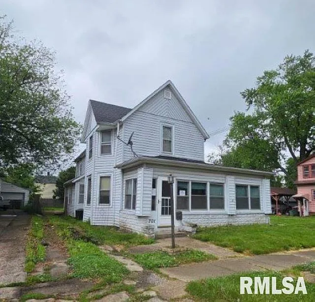 701 Summer St photo 1