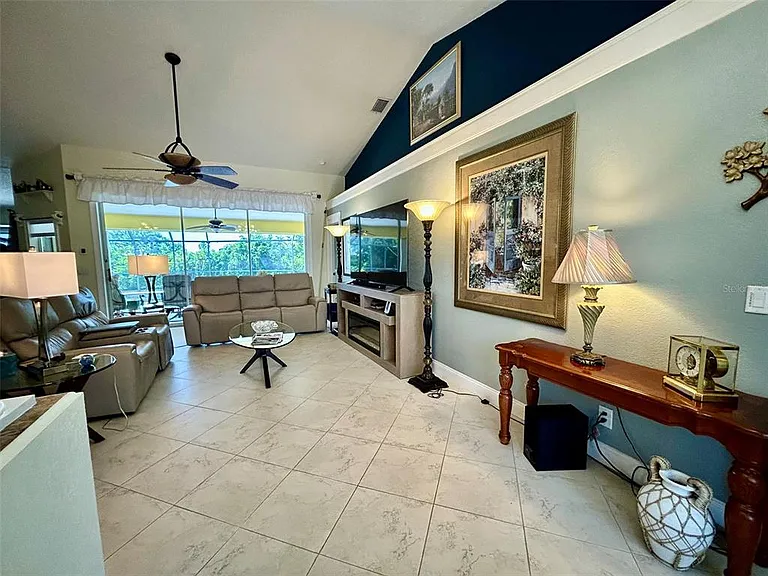 24508 Saragossa Ln — Photo 7