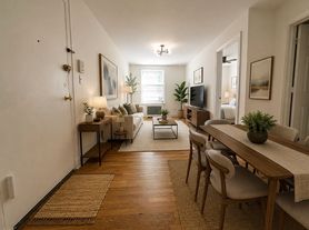 322 W 55th St, New York, NY