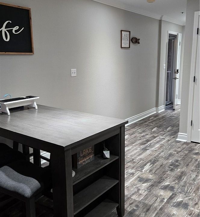 1st image of 4800 Eagleview Dr Unit 211