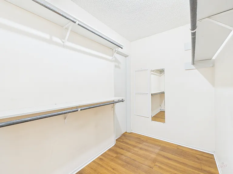 910 Duncan Ln — Photo 11