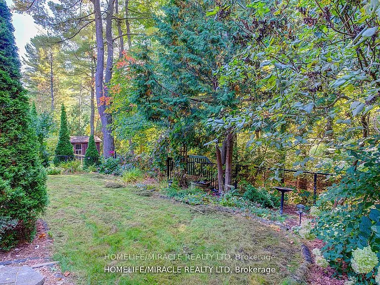 905 Alanbury Cres — Photo 3