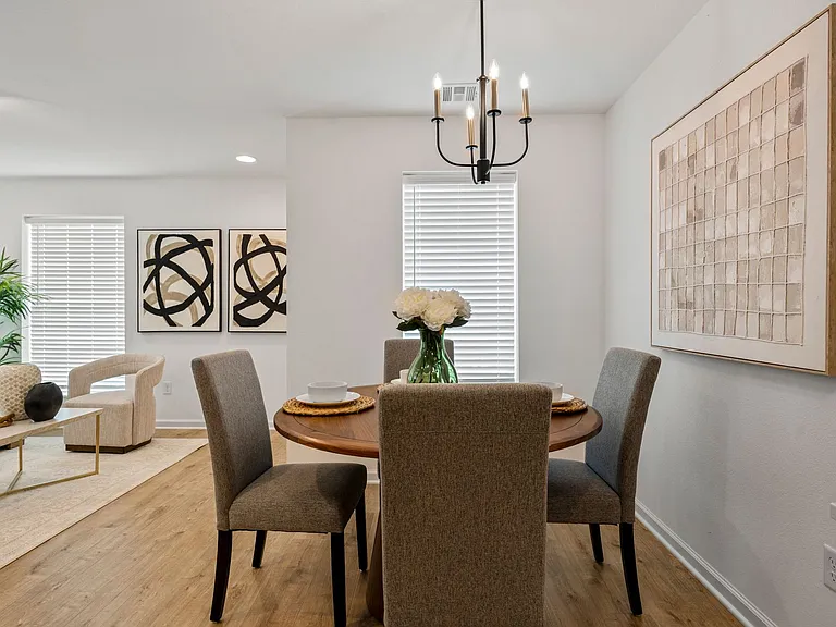 Now offering One & Half Month Free Rent *Advertised Rate is Reflective of Special Offer!* — Photo 65