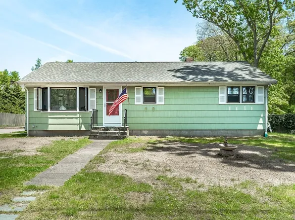 37 Evergreen St, Fairhaven, MA 02719