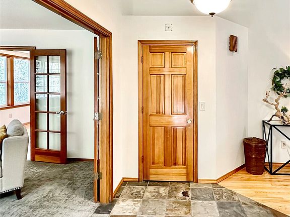 4th image of 6837 Foothill Loop SW