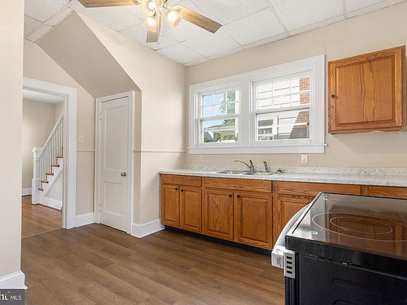 3rd image of 26 Laurel St