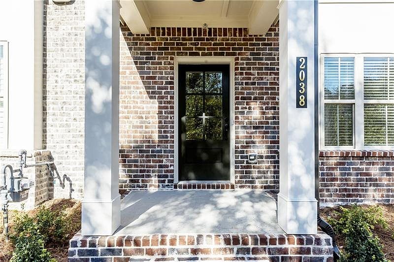 PICTURE REPRESENTATIVE OF FINISHED PRODUCT. Front/Main Entrance