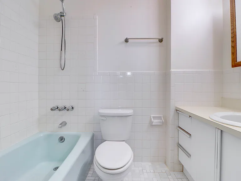 7604 79th Pl #2FLRR — Photo 19