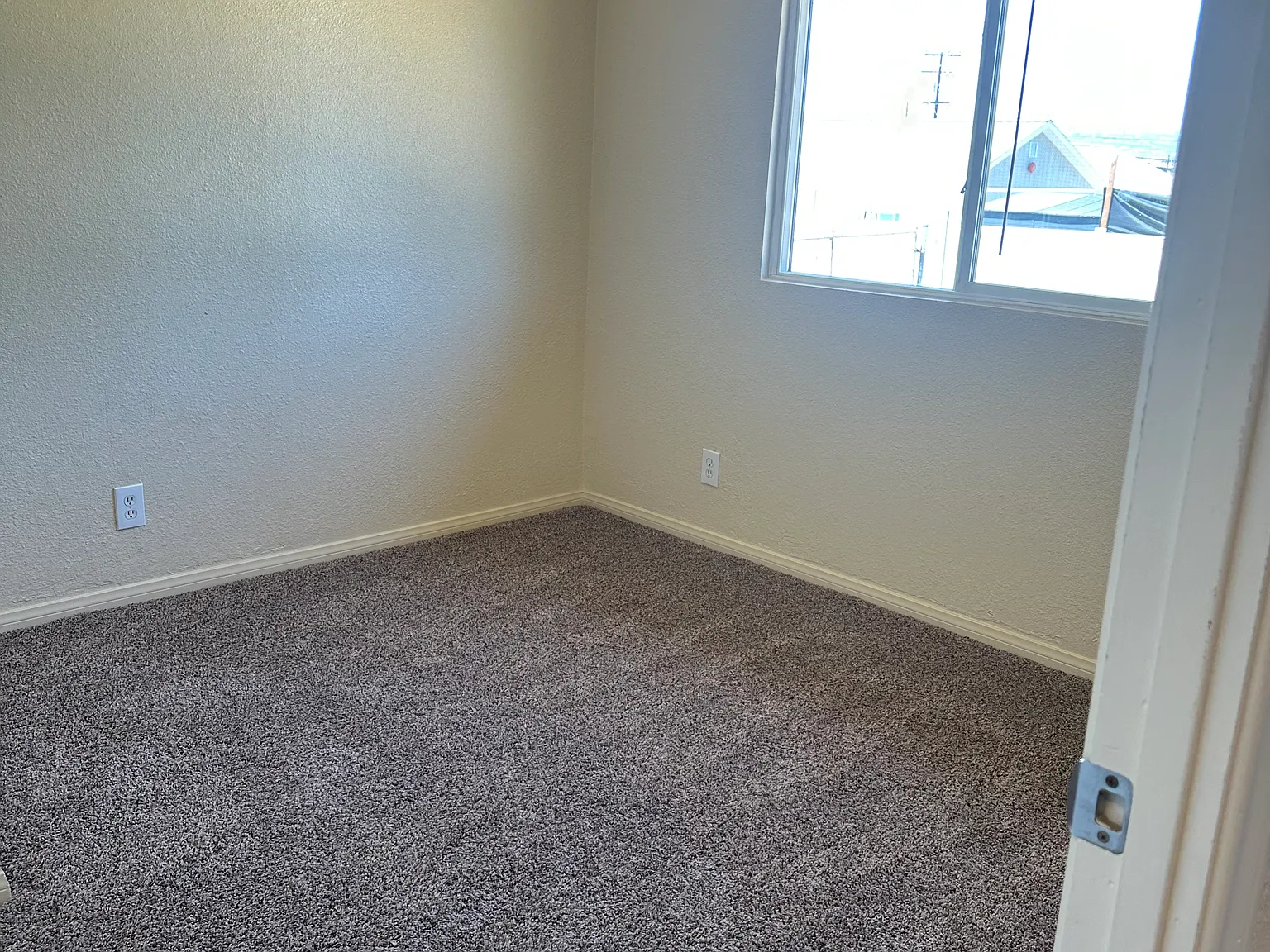 2 bed, 500 sqft, $1,950 — Photo 2