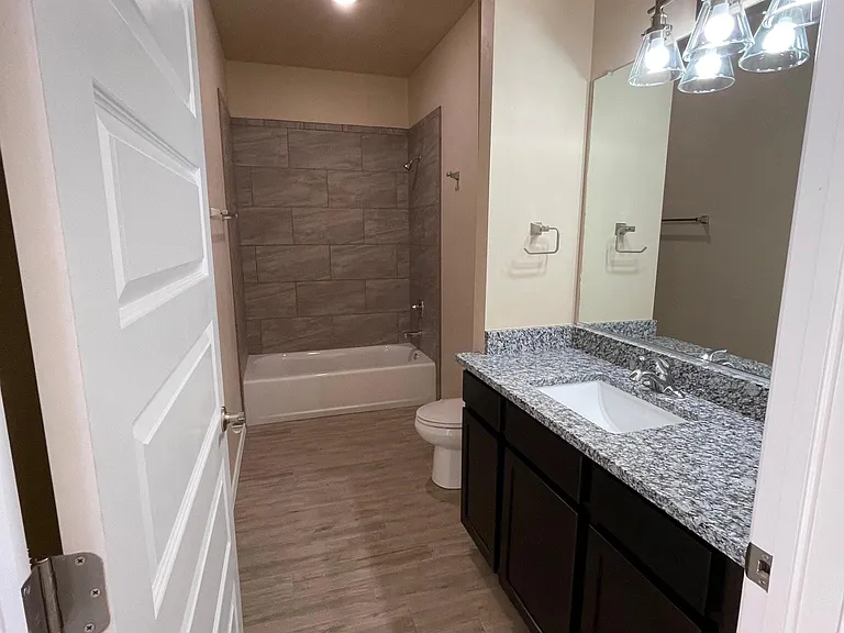 2035 El Presidio — Photo 11