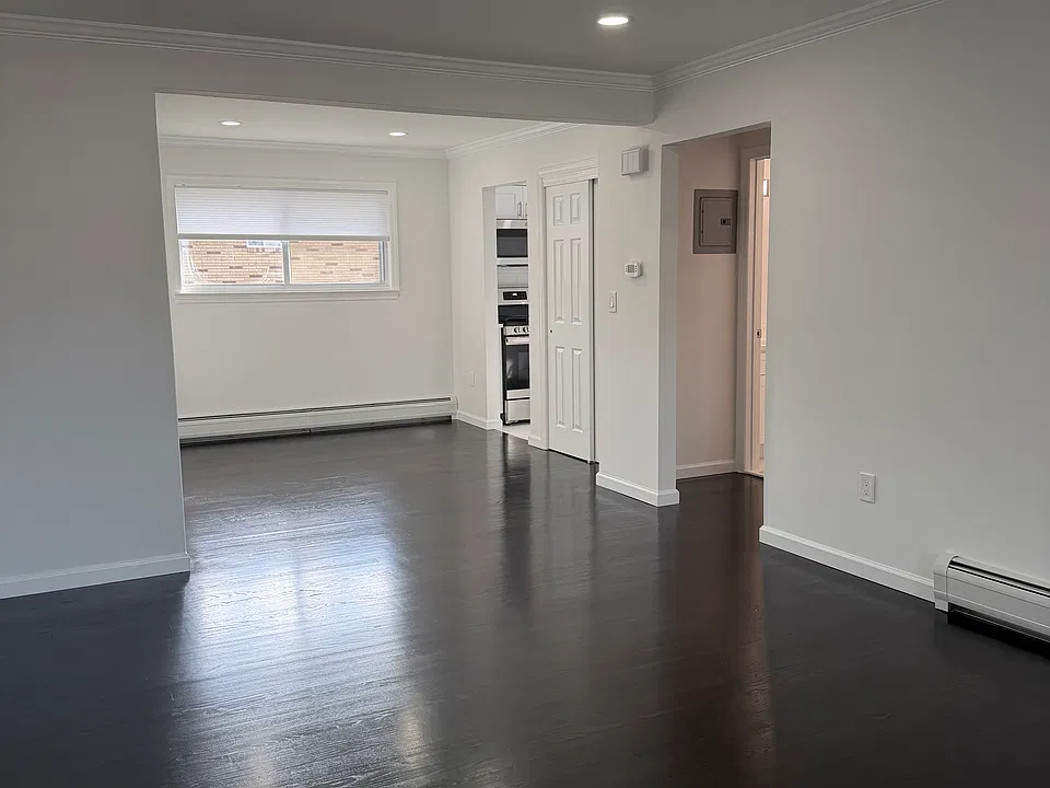 14 Central Dr #4
