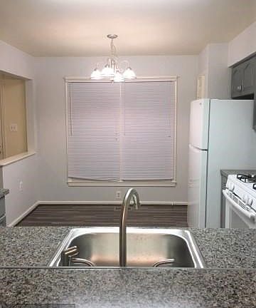 KITCHEN OFFERS SPACE FOR CASUAL DINING