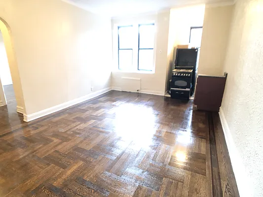 Rented by BRICK & GALO REALTY CORP | media 24