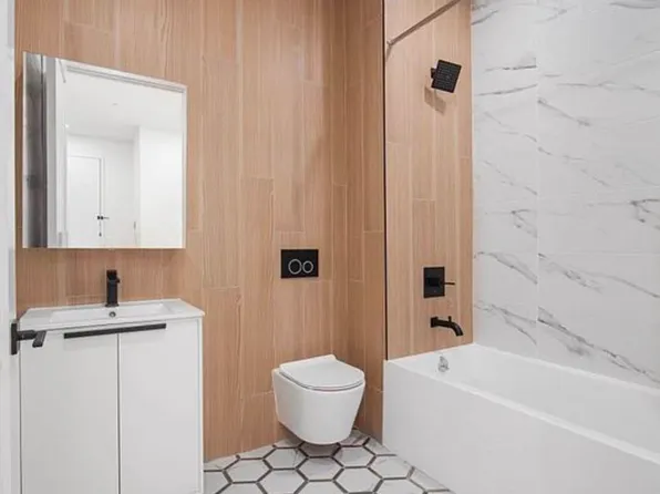 489 Grand Street image 8 of 9