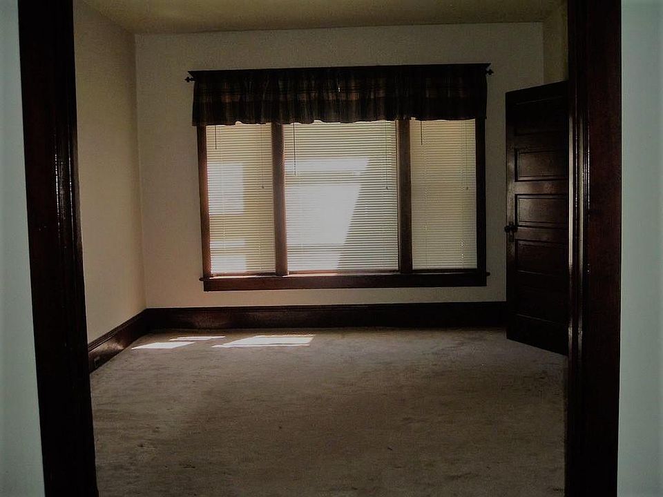 2nd image of 537 N Center St