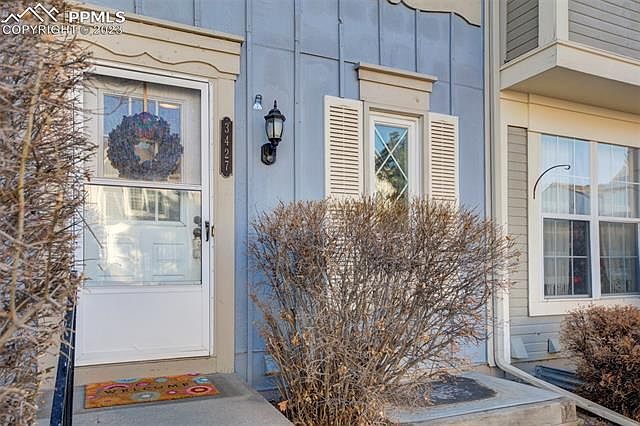 1st image of 3427 Queen Anne Way