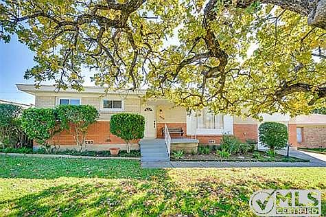 1st image of 220 Cheryl Ave