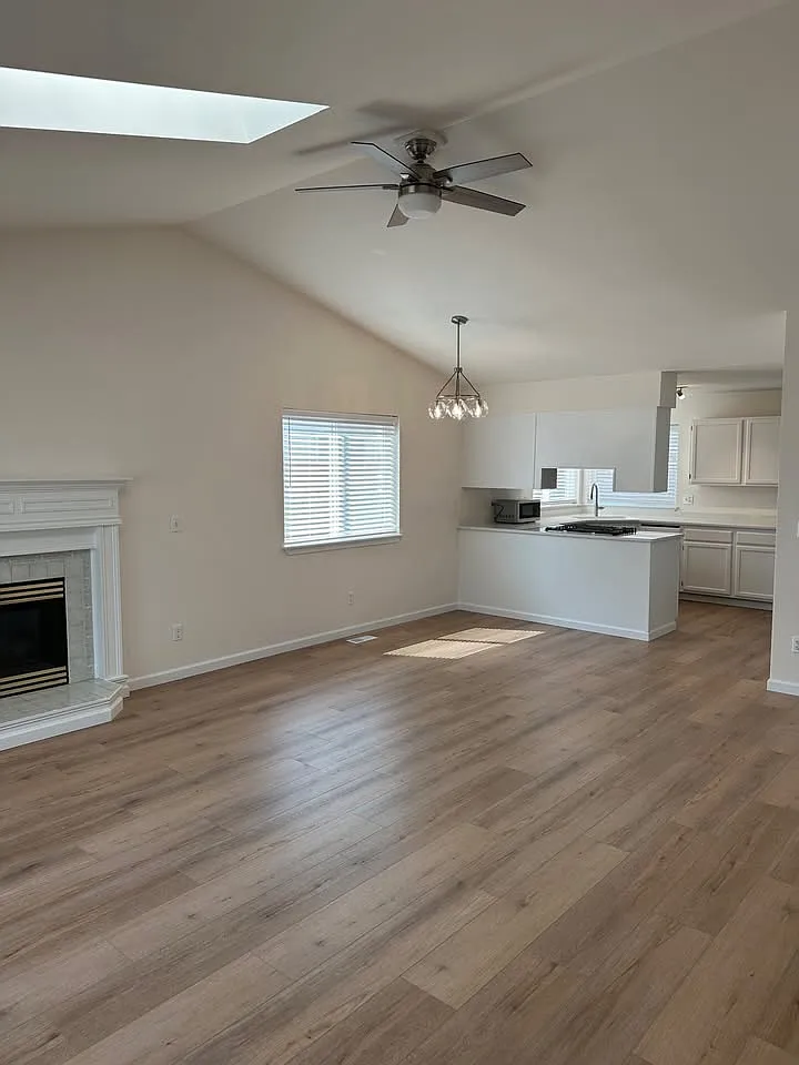2 bed, 1169 sqft, $2,150 — Photo 2