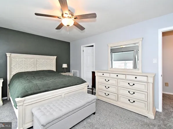 2442 Hillendale Dr, Norristown, PA 19403