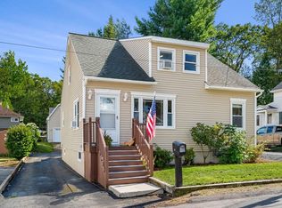 15 Pine Hill Ave, Manchester, NH 03102