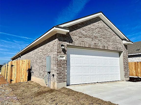 3rd image of 108 Ladolia Ln