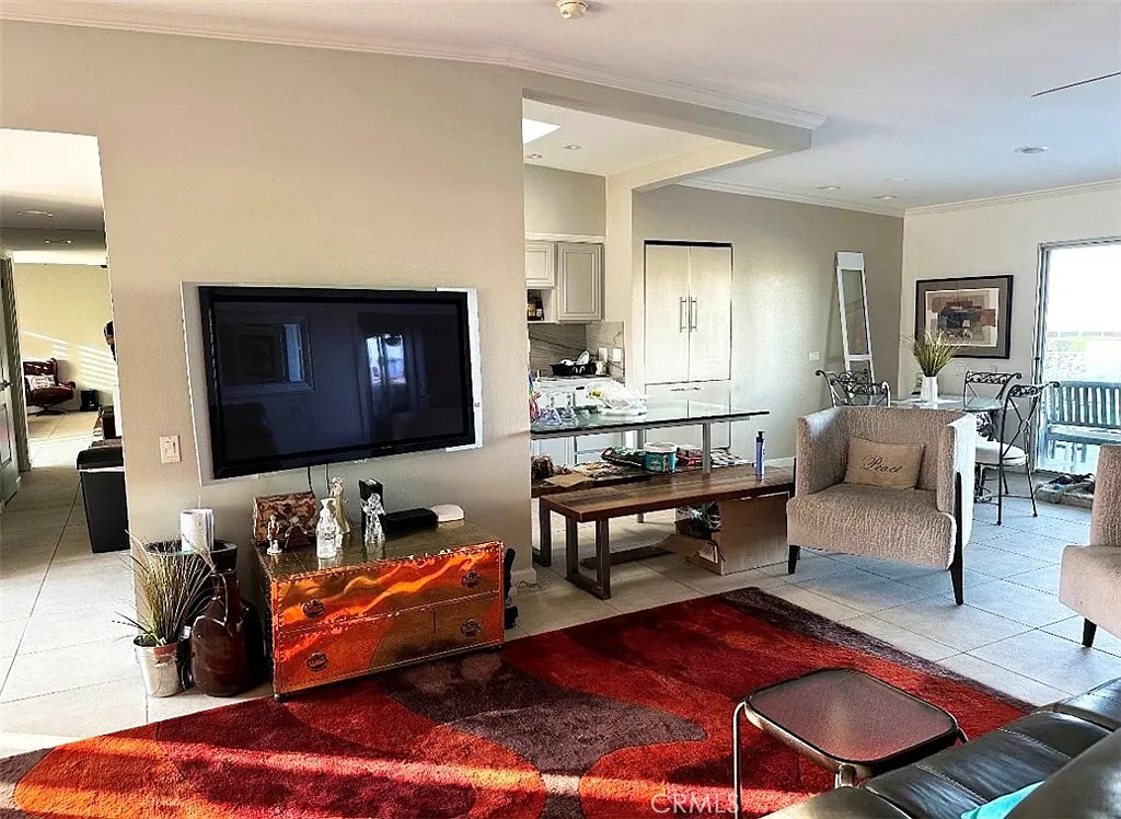 2 bed, 1786 sqft, $4,000 — Photo 2