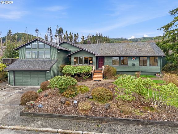 2nd image of 325 Alpine St