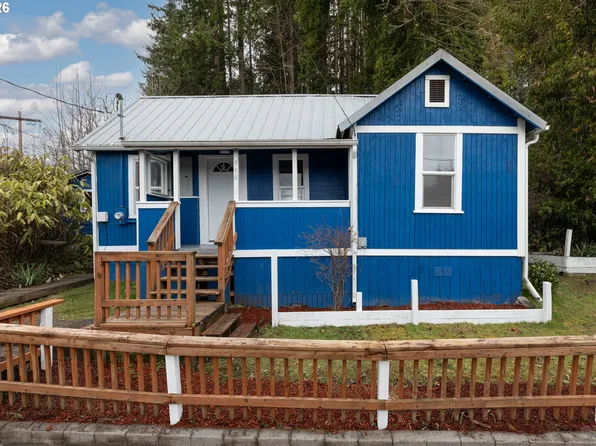 990 SW Tichenor St, Clatskanie, OR 97016