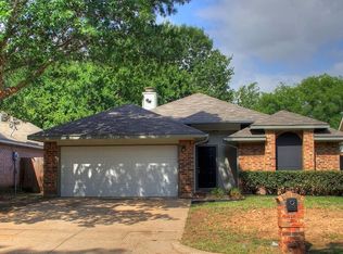 5628 Wembley Downs Dr, Arlington, TX 76017