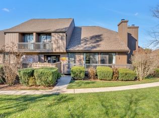 223 Kingsberry Dr, Somerset, NJ