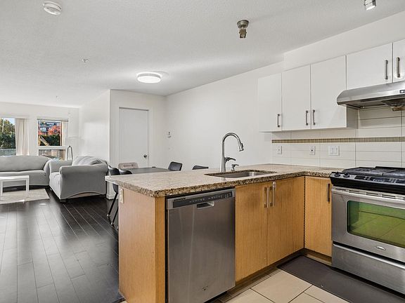 2nd image of 6828 Eckersley Rd #123