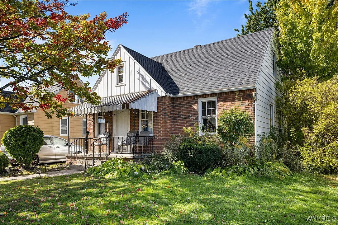 120 Leonard Post Dr photo 1