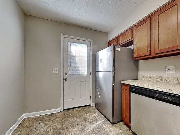 5th image of 2804 Canyon Ct