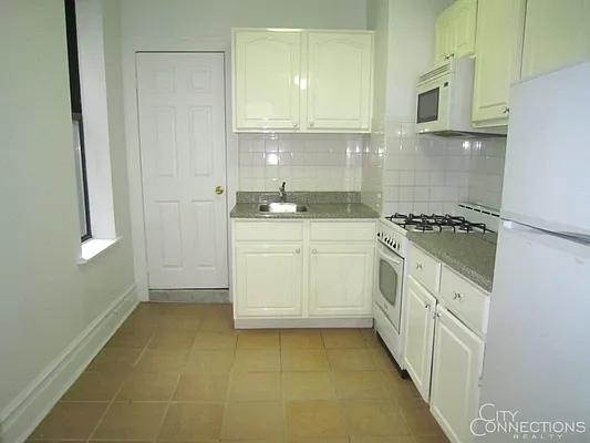 Rented by City Connections Realty | media 23