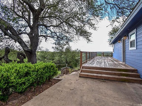 4th image of 326 Creek Ln