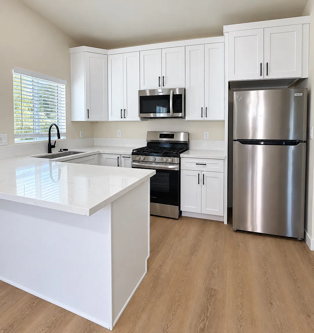 1 bed, 450 sqft, $2,300 — Photo 1