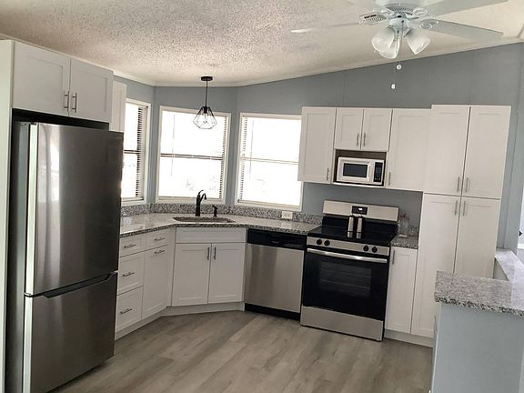 3rd image of 10837 Hayden Ave