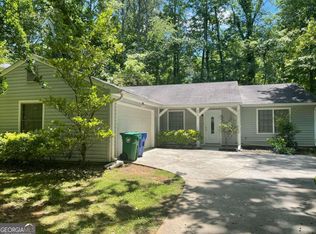 896 Hemingway Rd, Stone Mountain, GA 30088