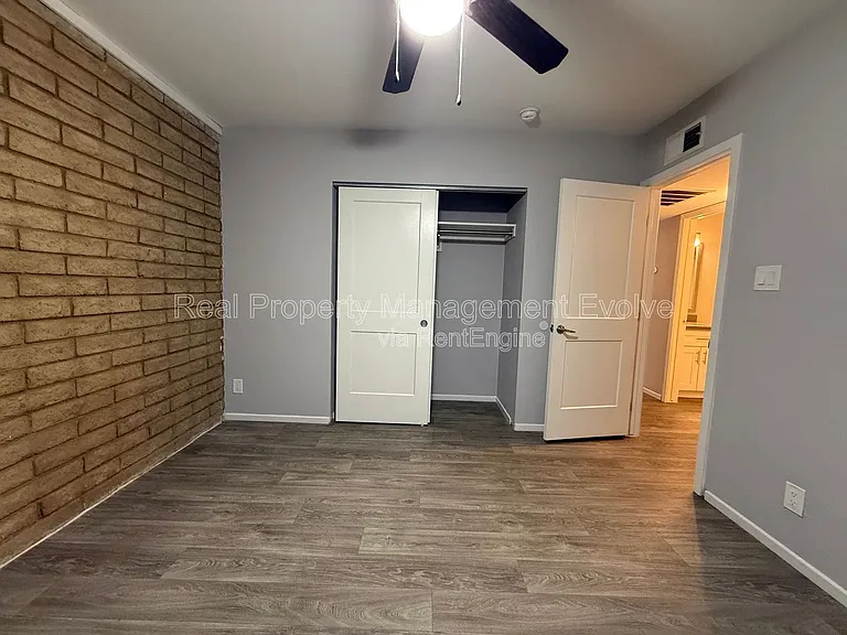 908 W 2nd St #6 — Photo 12