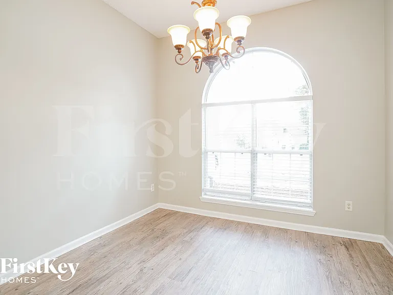 2388 Sophie Pl — Photo 6