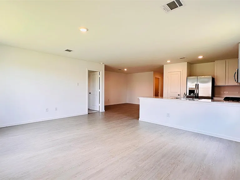 206 Amy St — Photo 21