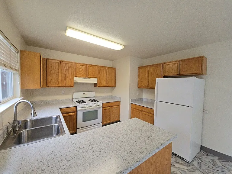 2201 Garland St — Photo 4