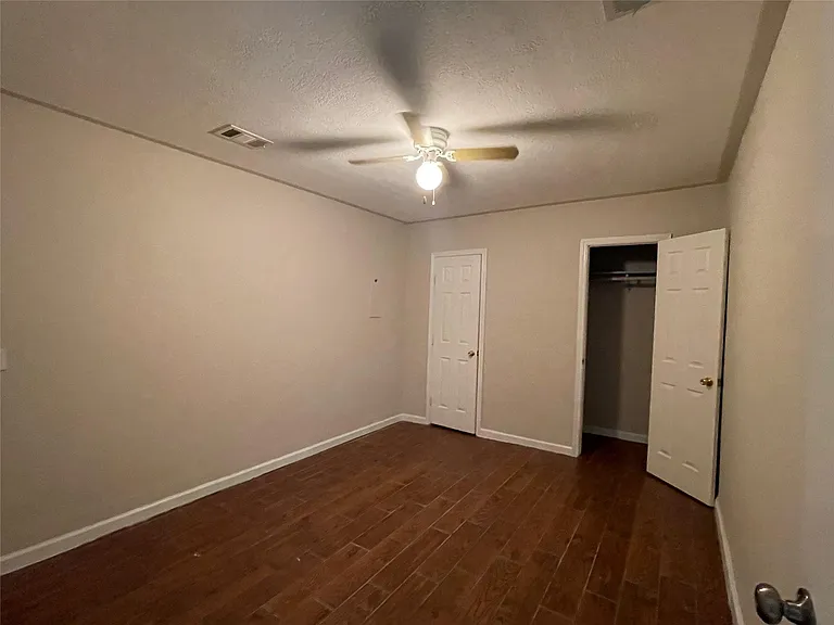 7715 Rolling Ridge Dr — Photo 4