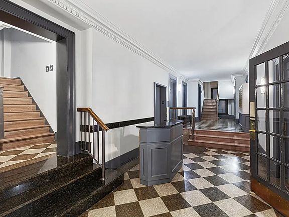3rd image of 345 W 55th St APT 4F