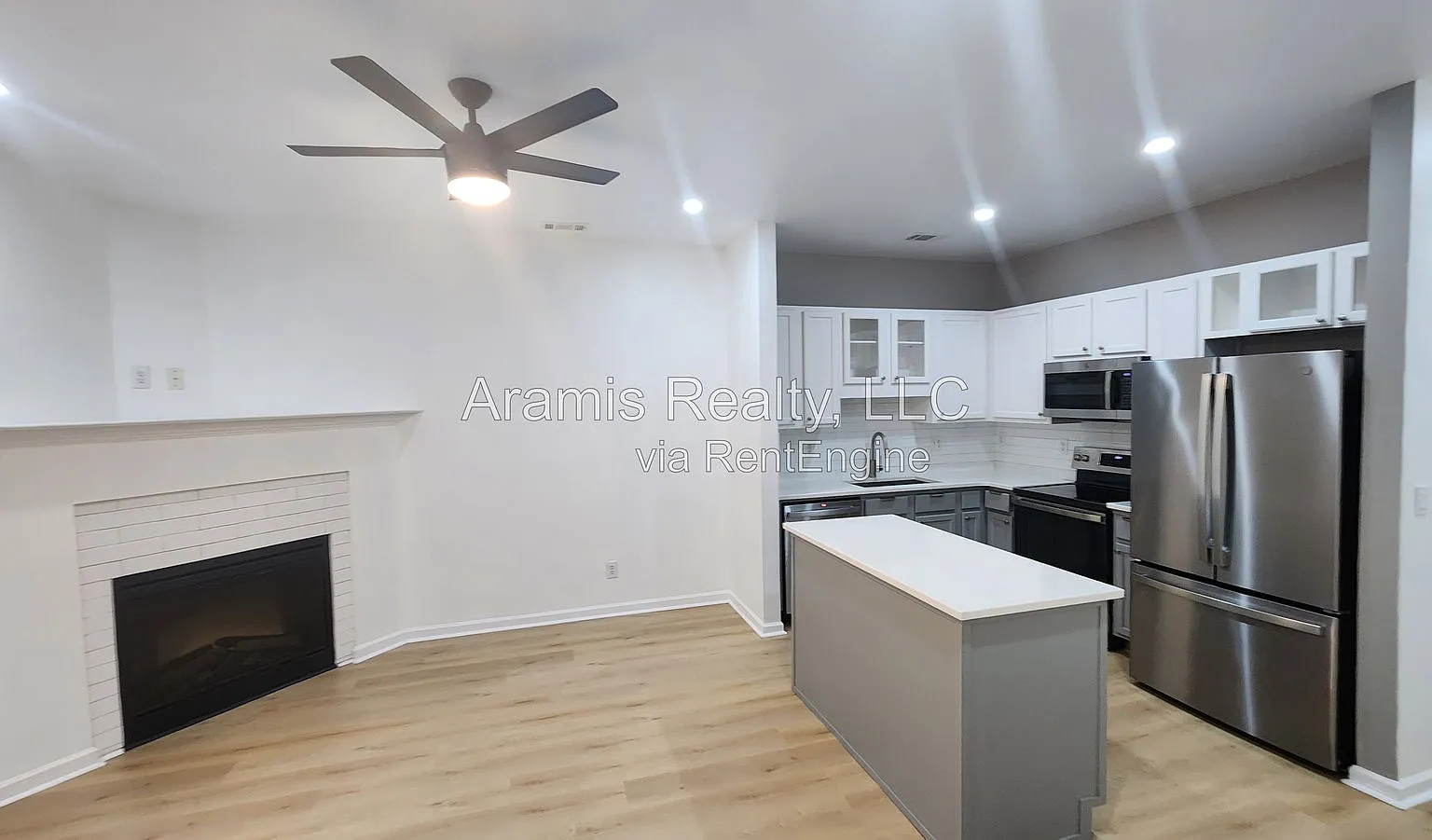 3 bed, 2.5 bath, 1742 sqft, $2,400 — Photo 3