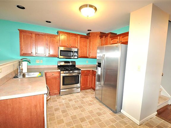 5th image of 6831 Lincoln Dr